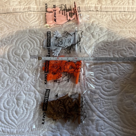 Set of 4, KAWS Monsters, new‎ - Picture 10 of 10
